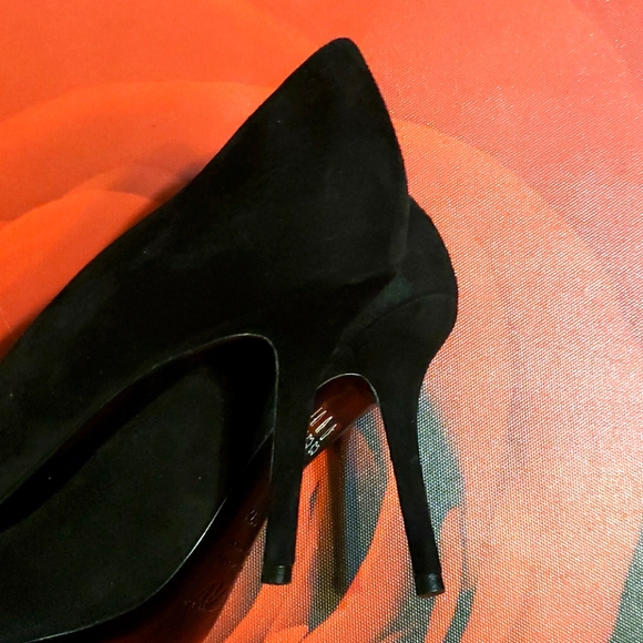 Roger Vivier Pumps - Picture 6 of 9